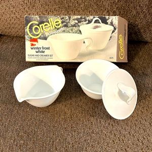 Vintage Corelle sugar and creamer set🎉